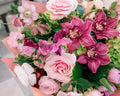 MONOCHROMATIC HANDTIED BOUQUET