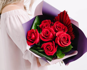 RED ROSES HANDTIED